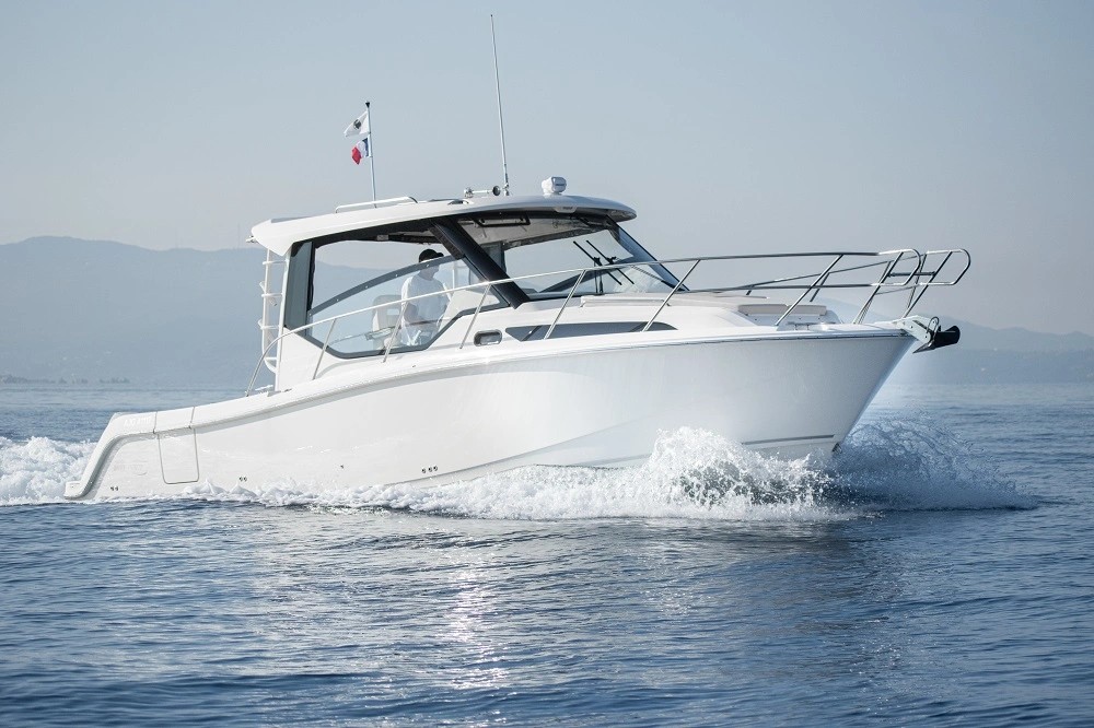 Boston Whaler 325 Conquest d'occasion à vendre